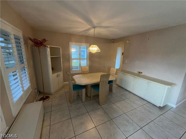 25 Temple CT, Lehigh Acres, FL 33936