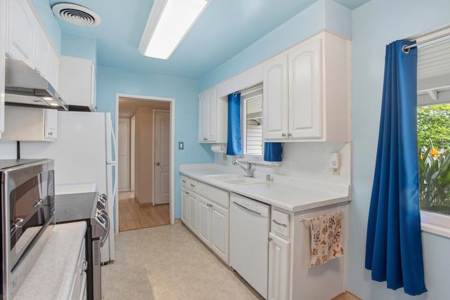 3021 Stanton Cir, Carmichael, CA 95608