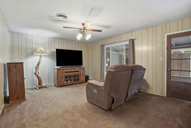 3021 Stanton Cir, Carmichael, CA 95608