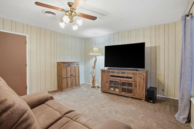 3021 Stanton Cir, Carmichael, CA 95608