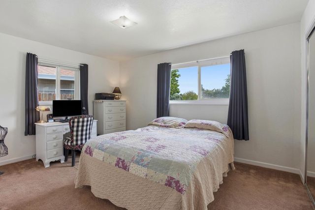 3021 Stanton Cir, Carmichael, CA 95608