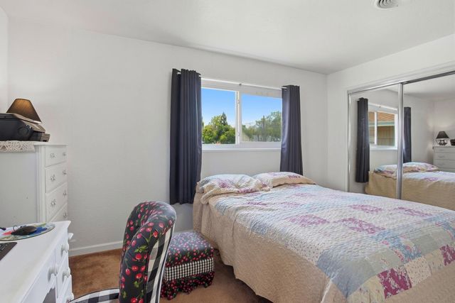 3021 Stanton Cir, Carmichael, CA 95608