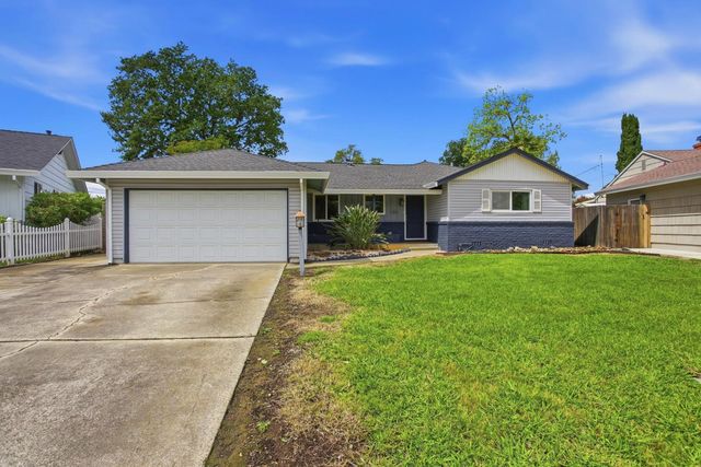 3021 Stanton Cir, Carmichael, CA 95608