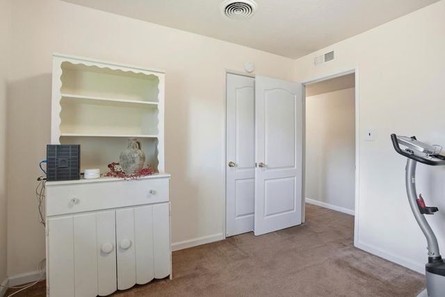 3021 Stanton Cir, Carmichael, CA 95608