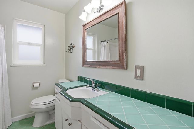 3021 Stanton Cir, Carmichael, CA 95608