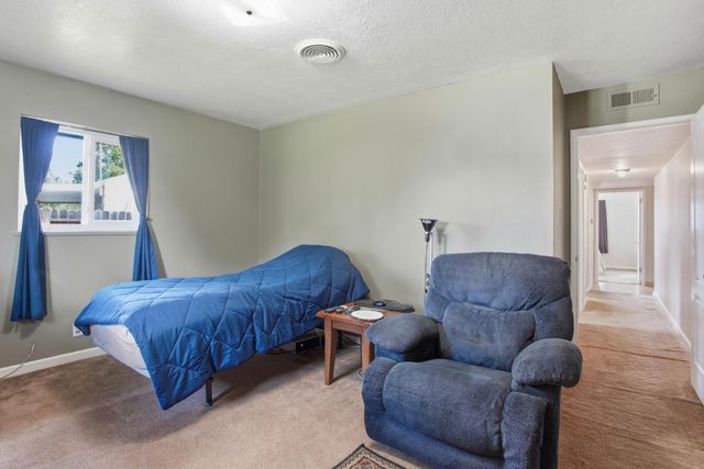 3021 Stanton Cir, Carmichael, CA 95608