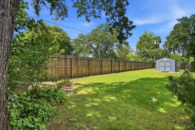 3021 Stanton Cir, Carmichael, CA 95608