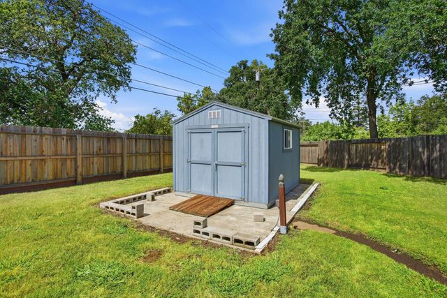 3021 Stanton Cir, Carmichael, CA 95608