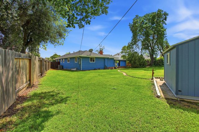 3021 Stanton Cir, Carmichael, CA 95608