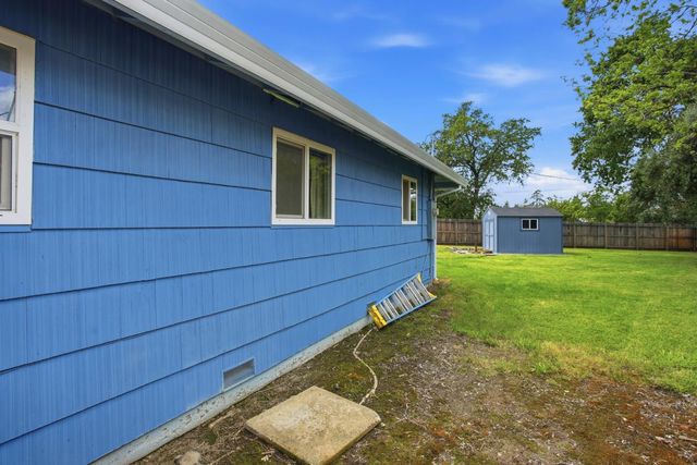 3021 Stanton Cir, Carmichael, CA 95608