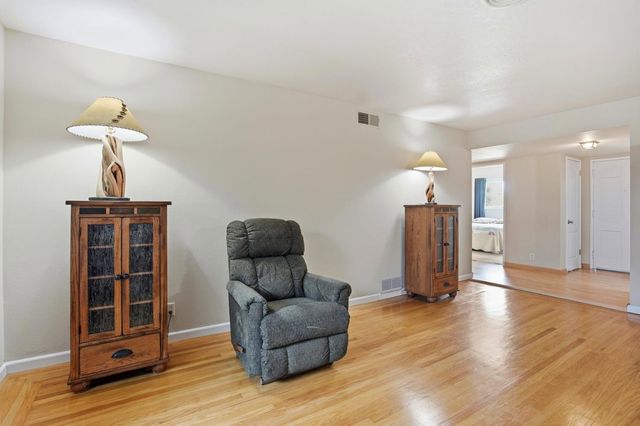 3021 Stanton Cir, Carmichael, CA 95608