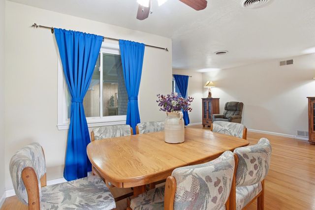 3021 Stanton Cir, Carmichael, CA 95608