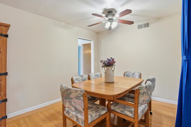 3021 Stanton Cir, Carmichael, CA 95608