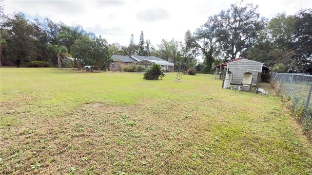 2105 VICKERY LANE, Dover, FL 33527