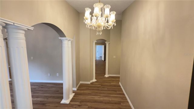 2105 VICKERY LANE, Dover, FL 33527