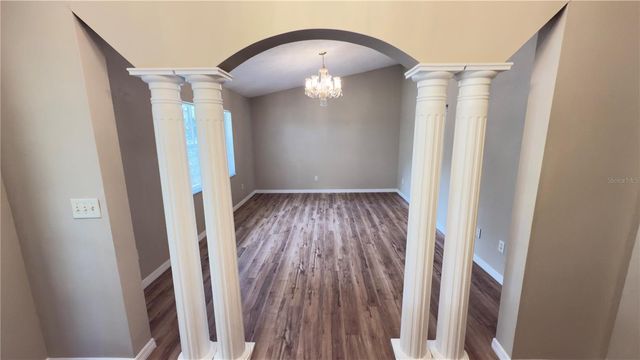 2105 VICKERY LANE, Dover, FL 33527