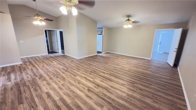 2105 VICKERY LANE, Dover, FL 33527