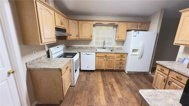 2105 VICKERY LANE, Dover, FL 33527