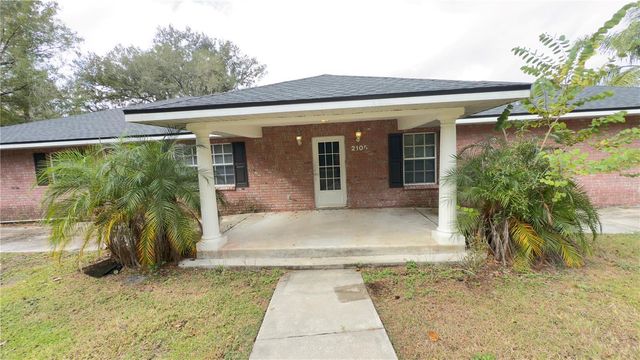 2105 VICKERY LANE, Dover, FL 33527