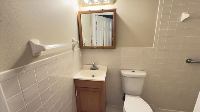 2105 VICKERY LANE, Dover, FL 33527