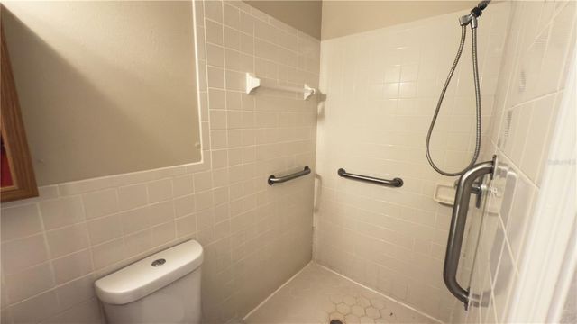 2105 VICKERY LANE, Dover, FL 33527