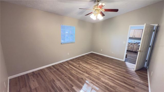 2105 VICKERY LANE, Dover, FL 33527