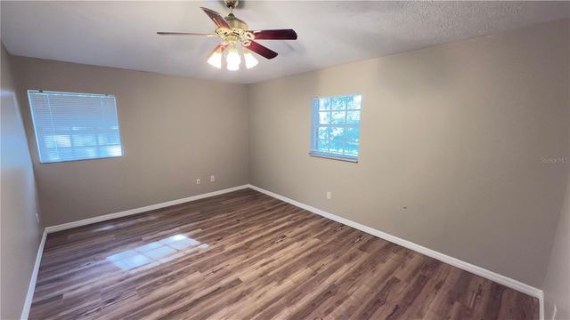 2105 VICKERY LANE, Dover, FL 33527