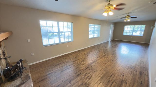 2105 VICKERY LANE, Dover, FL 33527