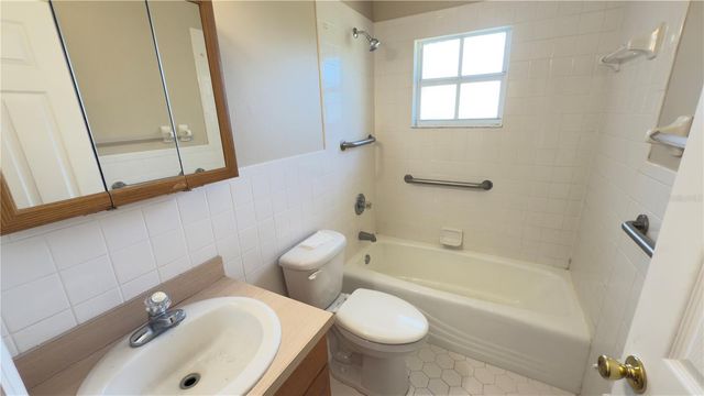 2105 VICKERY LANE, Dover, FL 33527