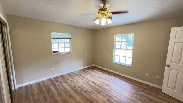 2105 VICKERY LANE, Dover, FL 33527