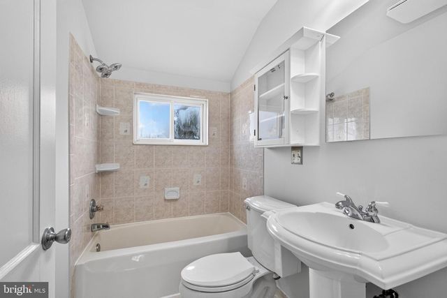 2814 MOORGATE RD, Dundalk, MD 21222