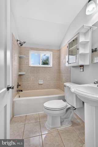 2814 MOORGATE RD, Dundalk, MD 21222