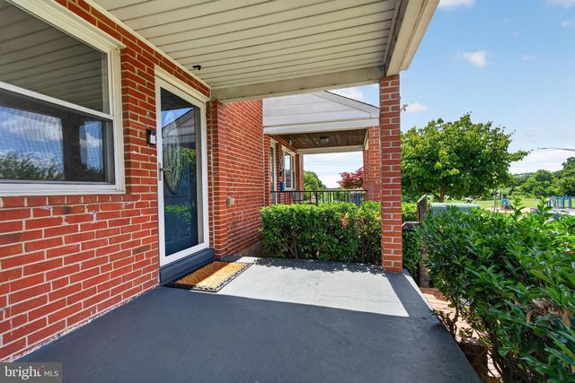 2814 MOORGATE RD, Dundalk, MD 21222