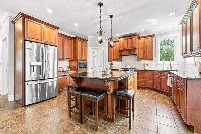 120 Rolling Meadows Lane S, Chapel Hill, NC 27517