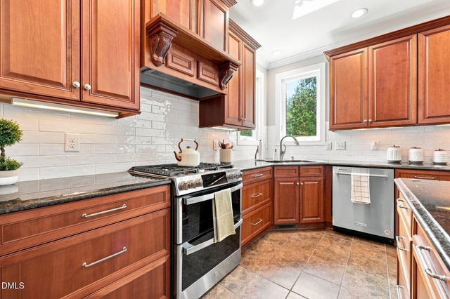 120 Rolling Meadows Lane S, Chapel Hill, NC 27517