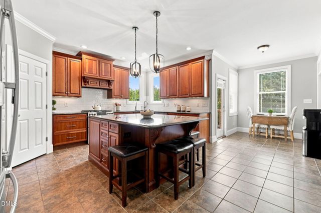 120 Rolling Meadows Lane S, Chapel Hill, NC 27517