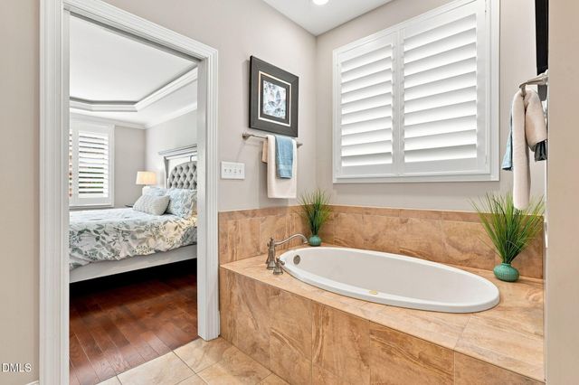 120 Rolling Meadows Lane S, Chapel Hill, NC 27517