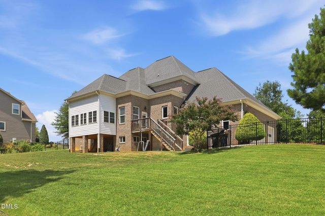 120 Rolling Meadows Lane S, Chapel Hill, NC 27517