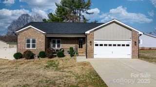 5324 Stonewood Drive, Hickory, NC 28602