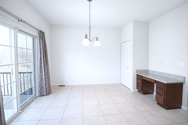 462 GROSVENOR Lane, Aurora, IL 60504