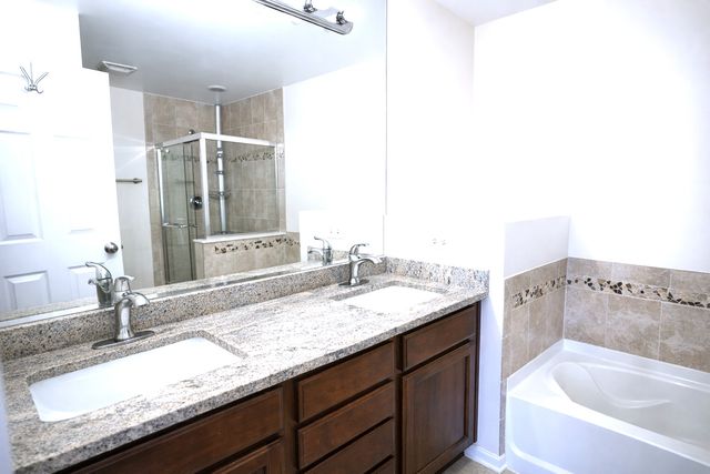 462 GROSVENOR Lane, Aurora, IL 60504