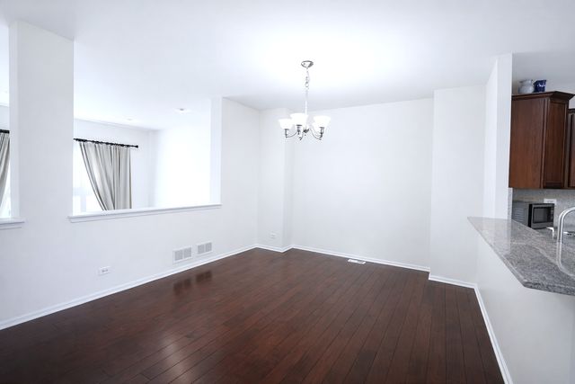 462 GROSVENOR Lane, Aurora, IL 60504