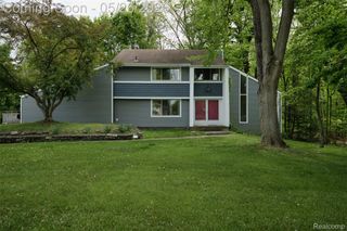 25201 Briarwyke Drive, Farmington Hills, MI 48336