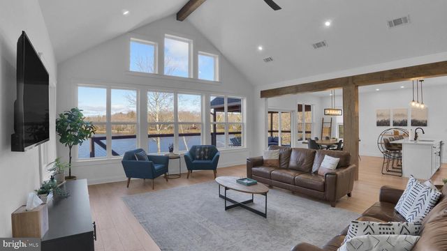 283 OWASSA DR, Pocono Lake, PA 18347