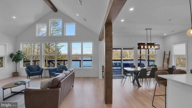 283 OWASSA DR, Pocono Lake, PA 18347