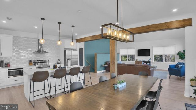 283 OWASSA DR, Pocono Lake, PA 18347