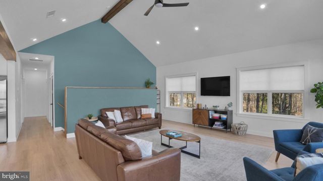 283 OWASSA DR, Pocono Lake, PA 18347