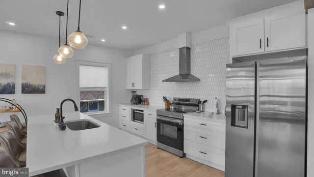 283 OWASSA DR, Pocono Lake, PA 18347