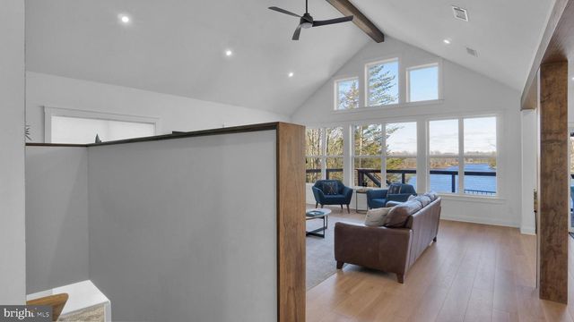 283 OWASSA DR, Pocono Lake, PA 18347