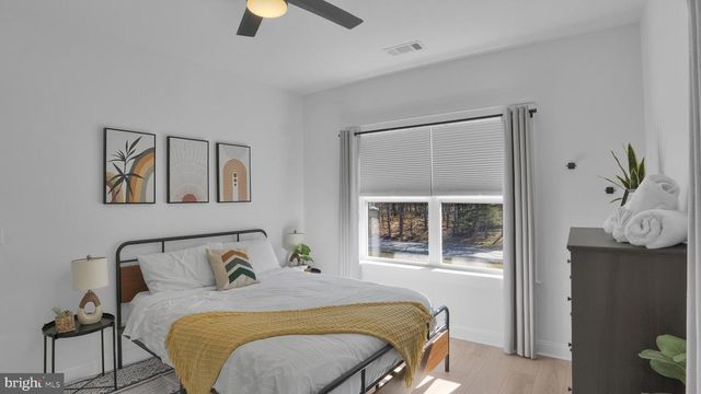 283 OWASSA DR, Pocono Lake, PA 18347